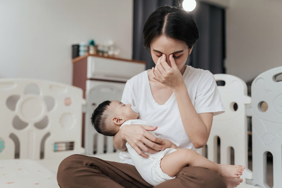 Áp lực thiếu sữa sau sinh không còn đáng sợ nếu mẹ biết điều này